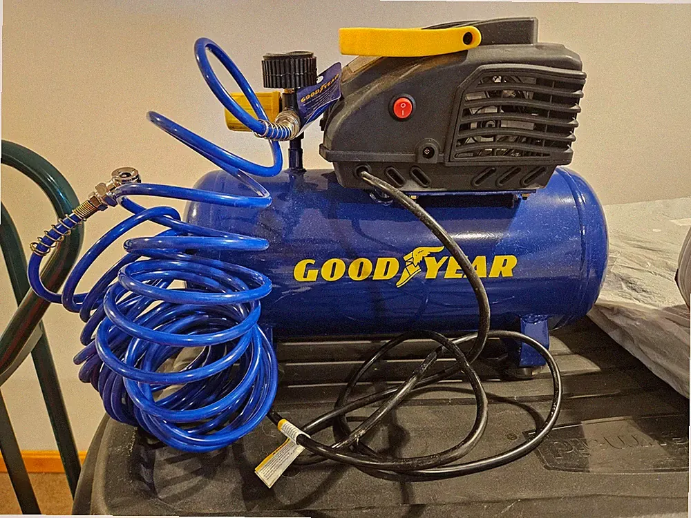 Goodyear TAW-0512 135 PSI 3.0 Gallon Pancake Air Compressor
